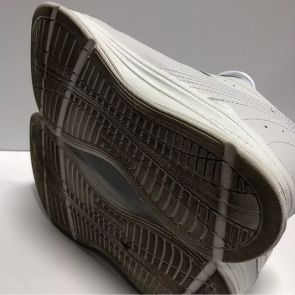 New Balance Men’s 577V1 White Walking Shoes, Size 10.5 Wide main image 6